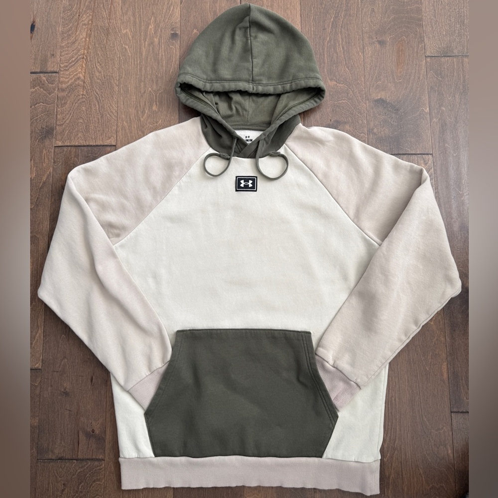 UNDER ARMOUR Men's Beige and Green Pullover Hoodie Sweatshirt Size Medium